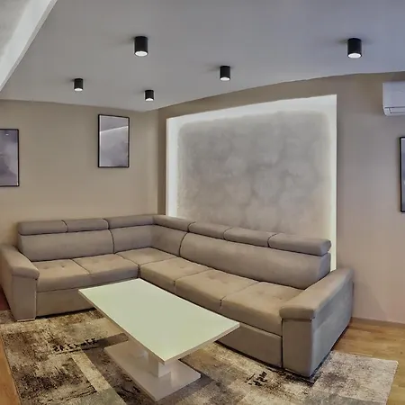 Sun Valley Apartment